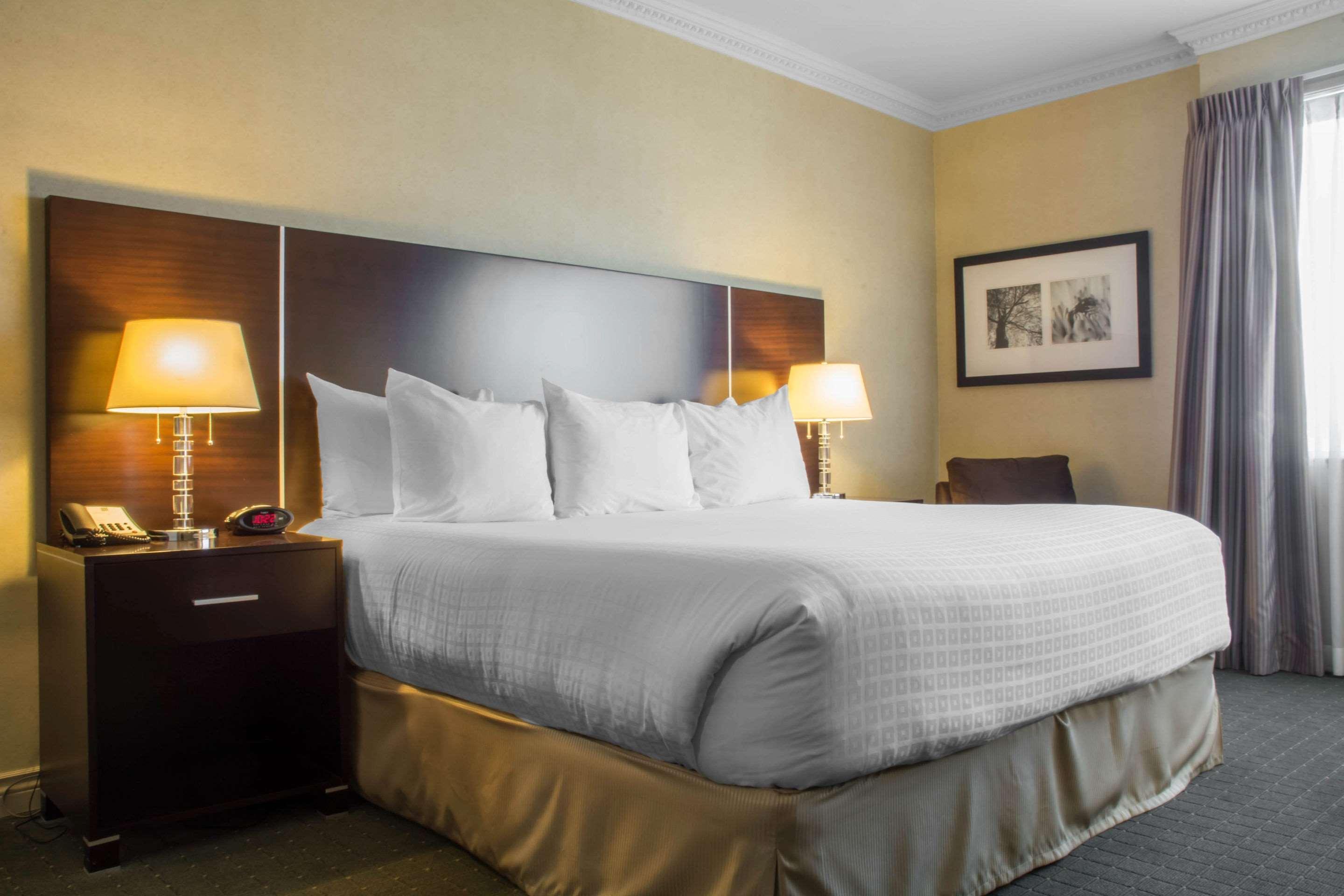 Towneplace Suites By Marriott Toronto Oakville Exterior photo