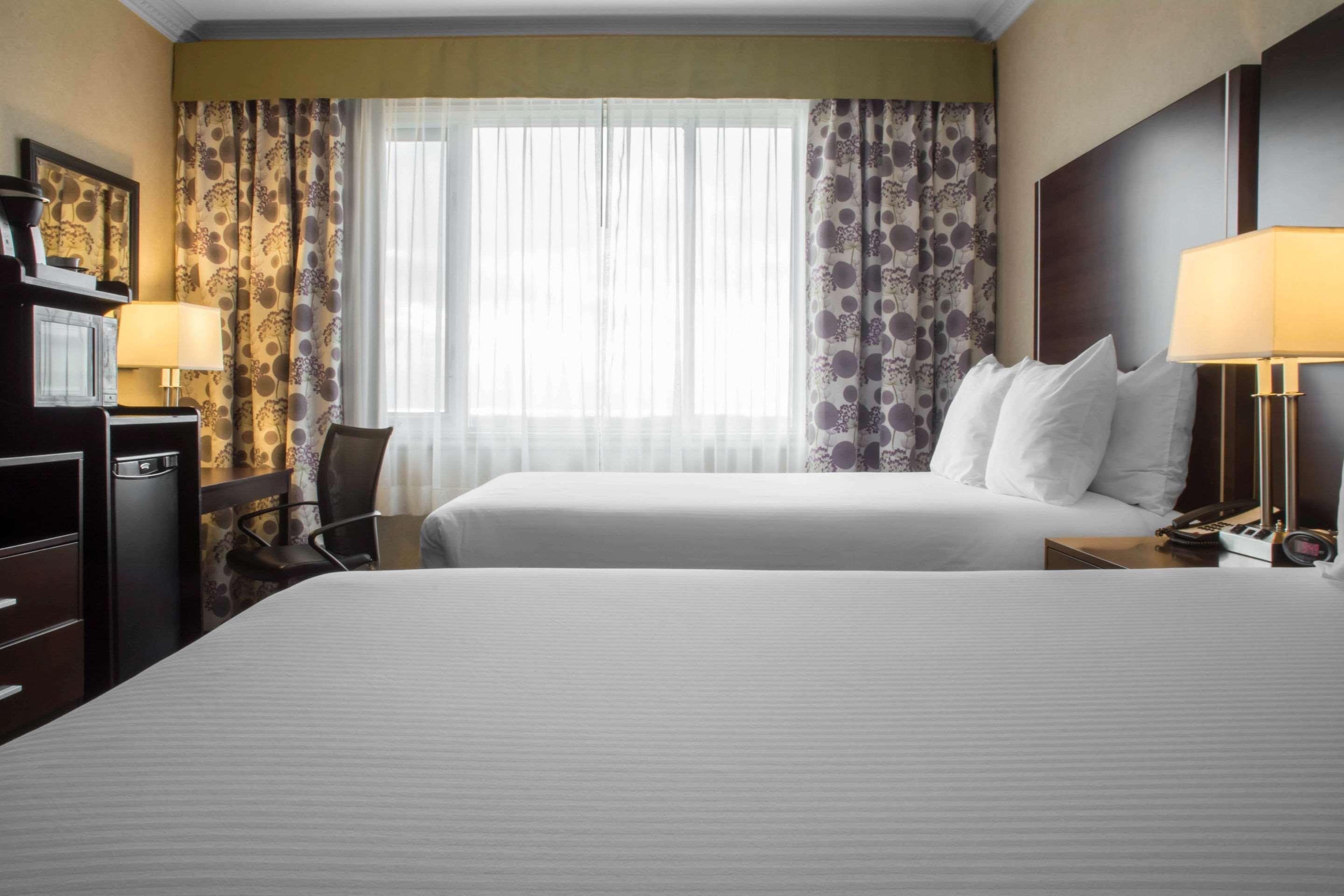 Towneplace Suites By Marriott Toronto Oakville Exterior photo