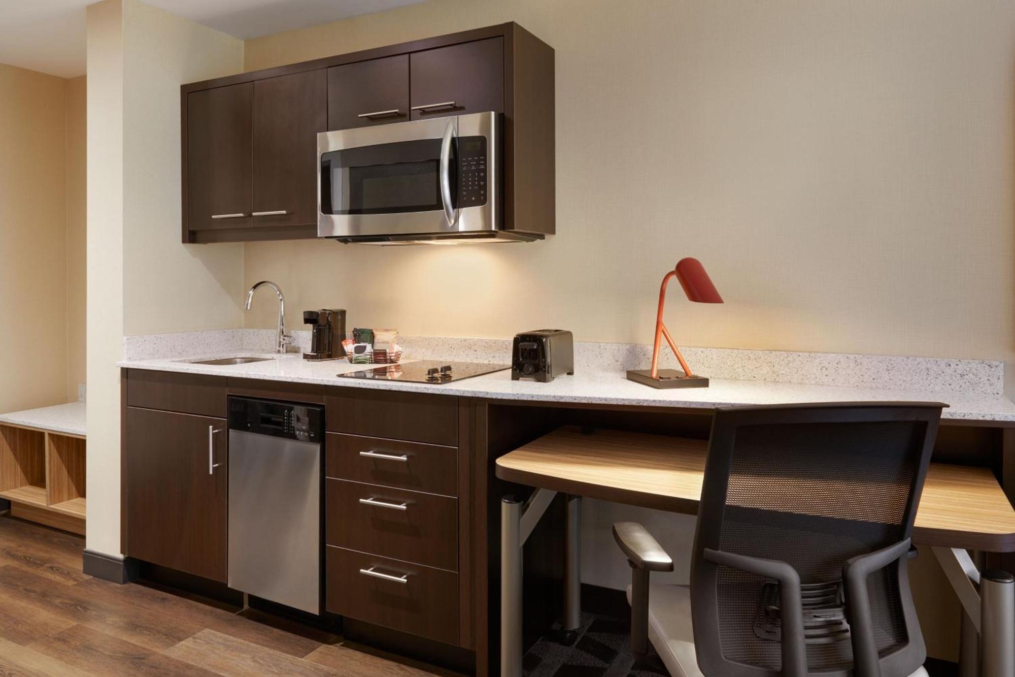 Towneplace Suites By Marriott Toronto Oakville Exterior photo