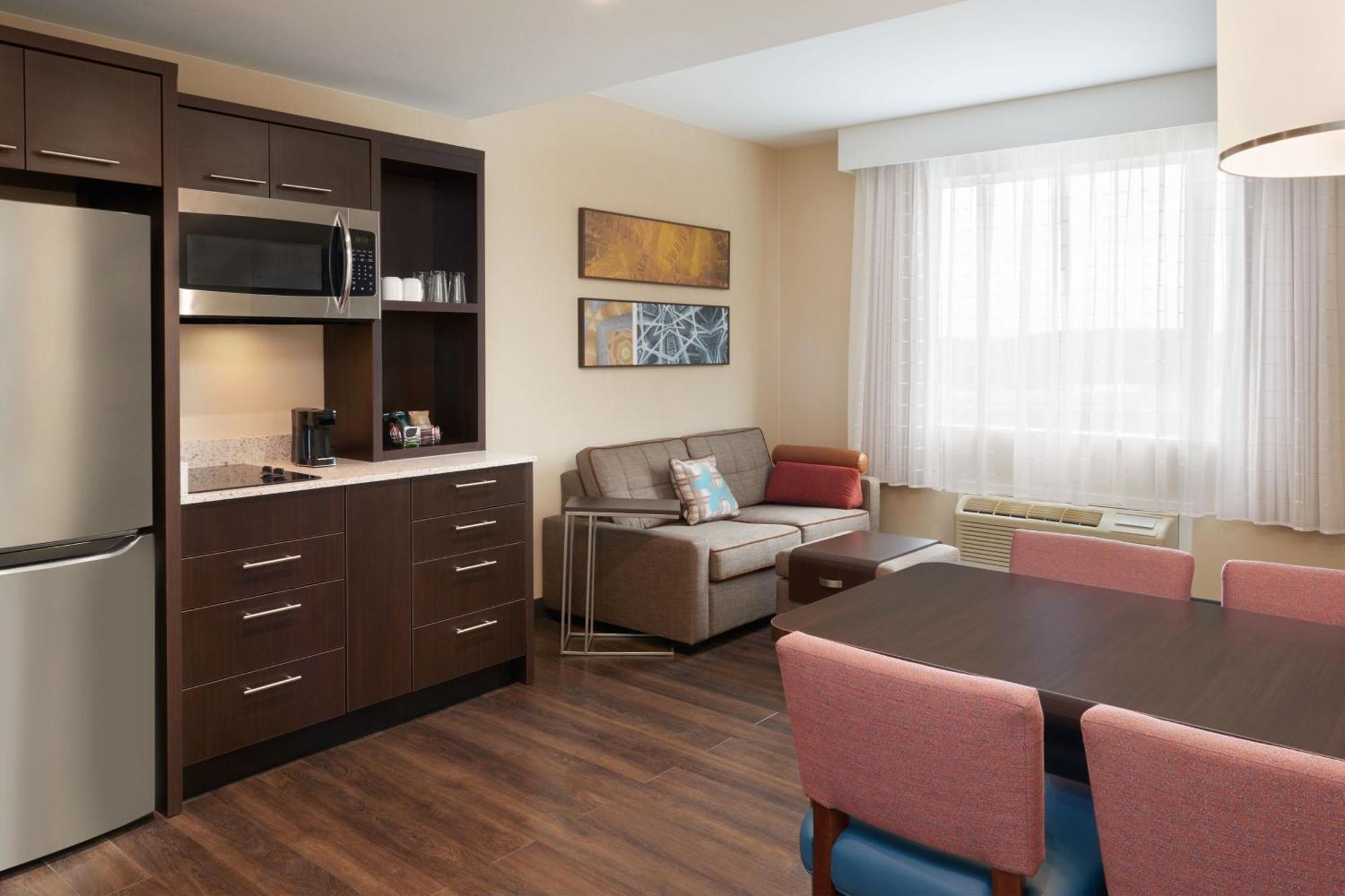 Towneplace Suites By Marriott Toronto Oakville Exterior photo